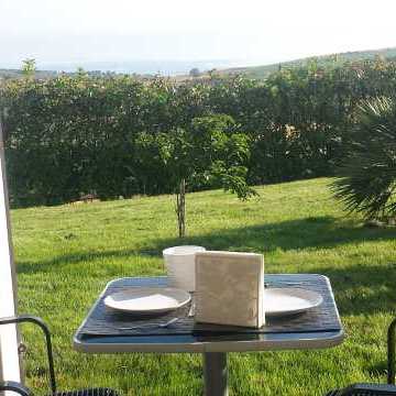 Bed and Breakfast Colle Selvotta Vasto - La colazione in giardino